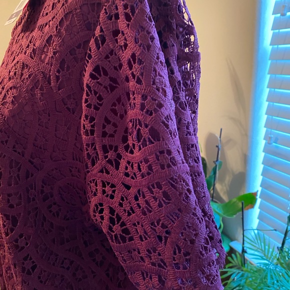 🍷Wine color 🍷 Lace eyelet Ladies Blouse NWT - Picture 12 of 13